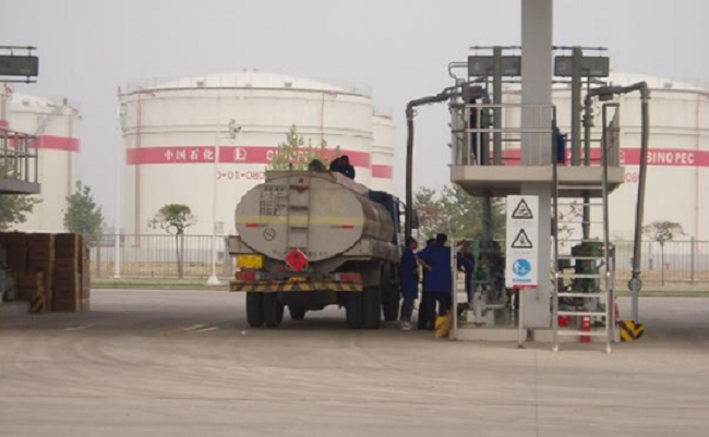 桁架結(jié)構(gòu),俗稱大鶴管流體裝載臂,俗稱小鶴管 大鶴管與小鶴管的區(qū)別及各自的特點