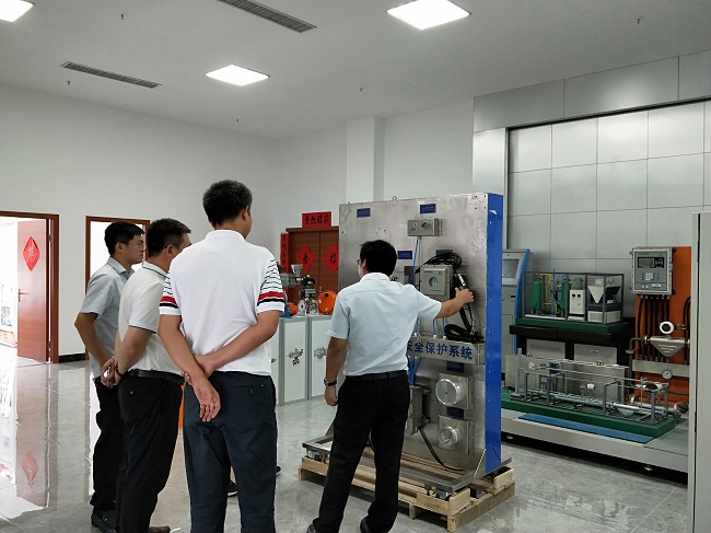 熱烈歡迎山東榮信集團領(lǐng)導蒞臨深奧圖總部洽談合作