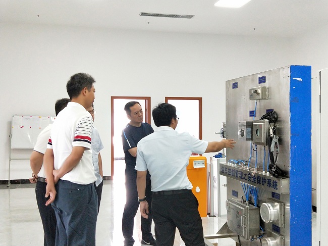 熱烈歡迎山東榮信集團領(lǐng)導蒞臨深奧圖總部洽談合作